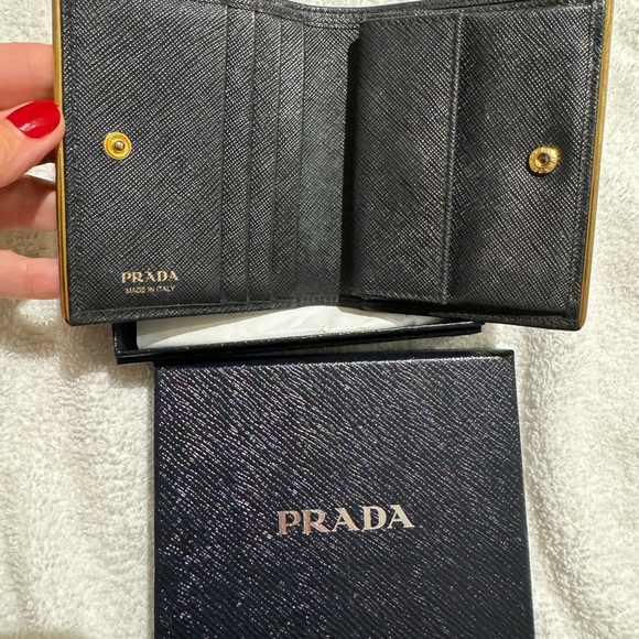 Prada wallet - Picture 6 of 8